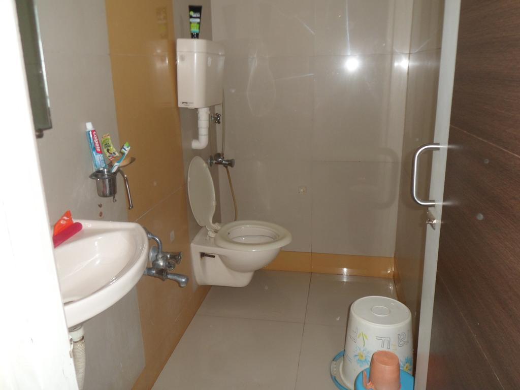 Hotel Atithi Ahmedabad Eksteriør billede